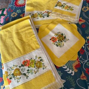 Vintage Floral Yellow and White Towel Set